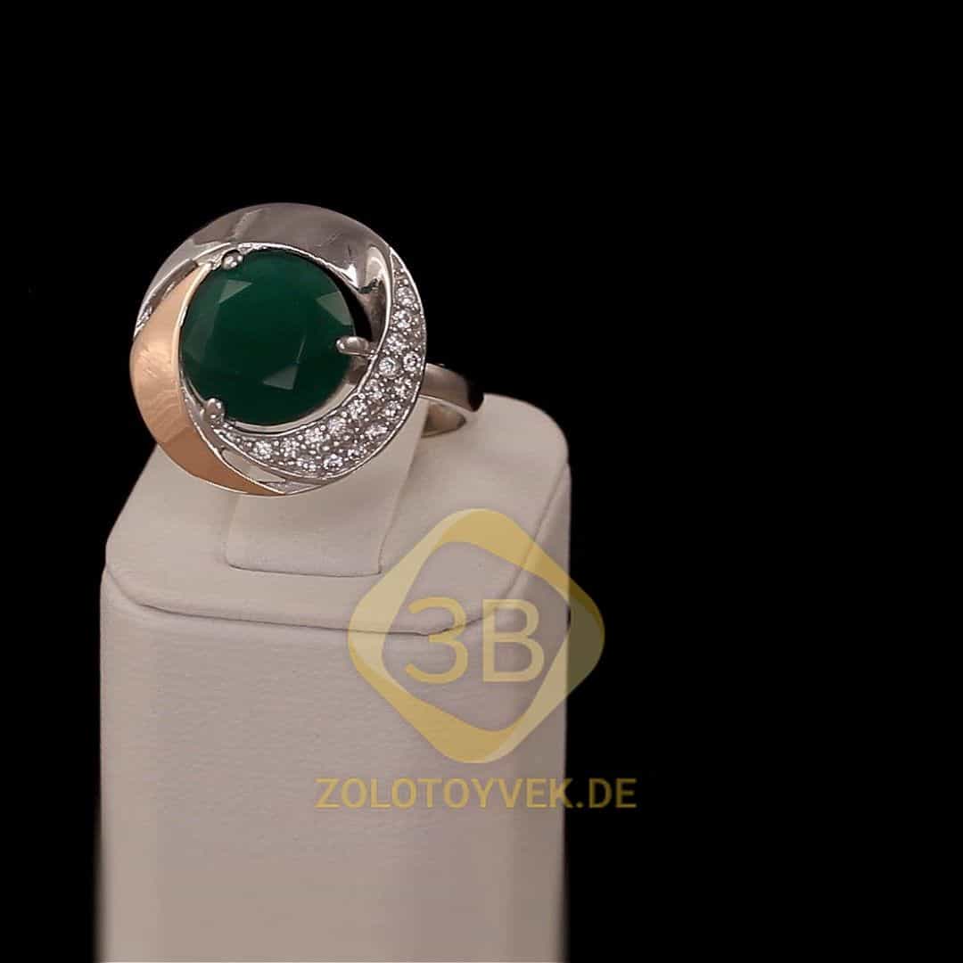 Серебряное кольцо со вставками золота, зеленым альпинитом и фианитами, покрытие родий