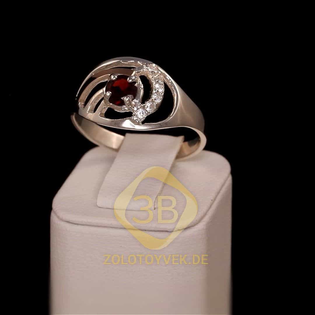 Серебряное кольцо со вставками золота, гранатовым бриллианитом и фианитами