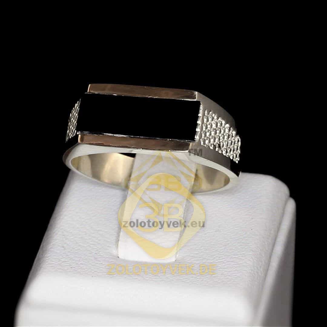 Серебряное кольцо со вставками золота и им. ониксом
