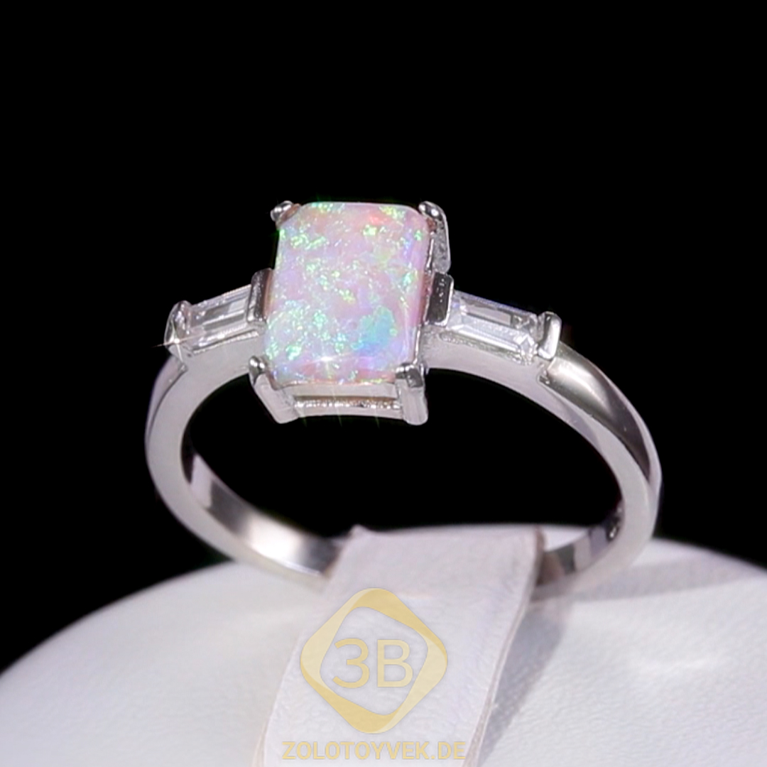 Серебряное кольцо с розовым  опалом и кристаллами Swarovski