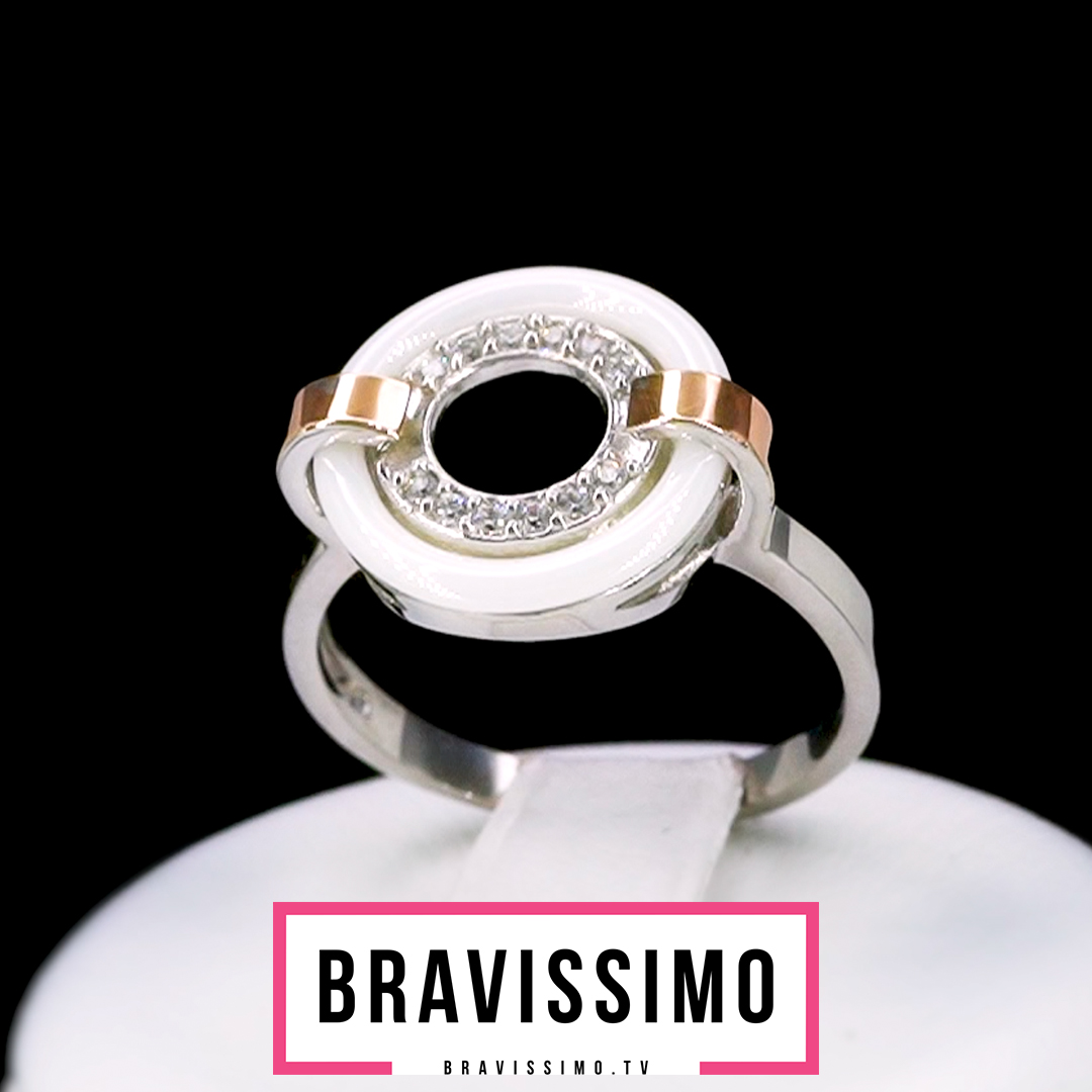 Серебряное кольцо с золотом, белой керамикой и фианитами