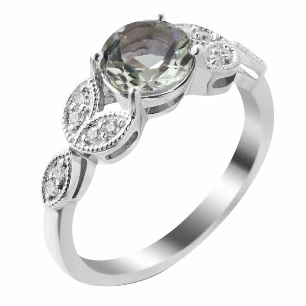 Серебряное кольцо с зеленым кварцем и фианитами