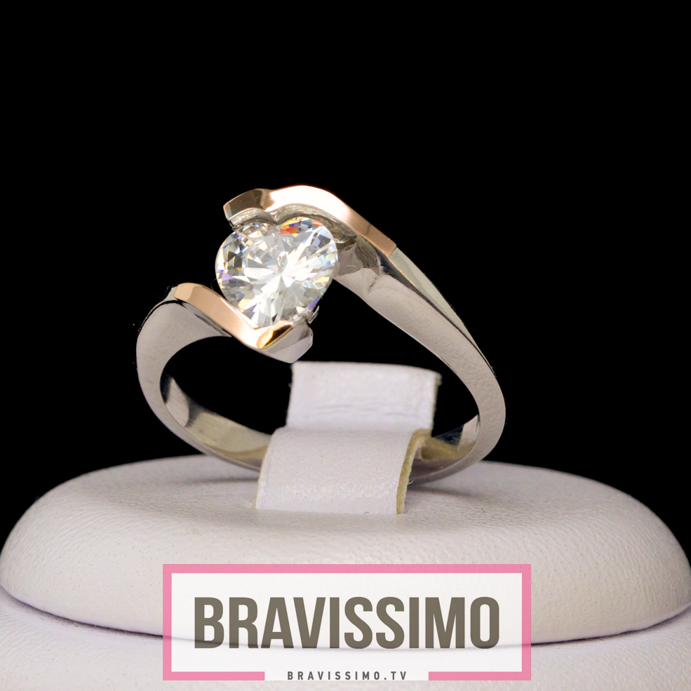 Серебряное кольцо с золотом и бриллианитом