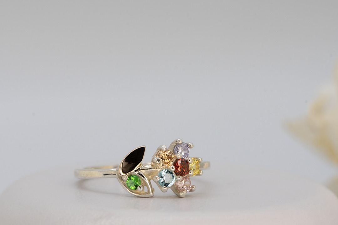 Серебряное кольцо с золотом, гранатом,цитрином,изумруд , розовым топазом,жёлтым сапфиром и кунциитом