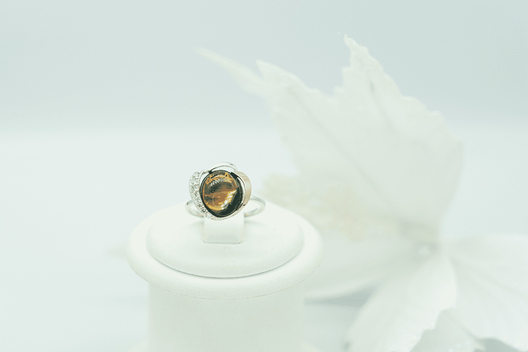 Серебряное кольцо с золотом, опалом и фианитами