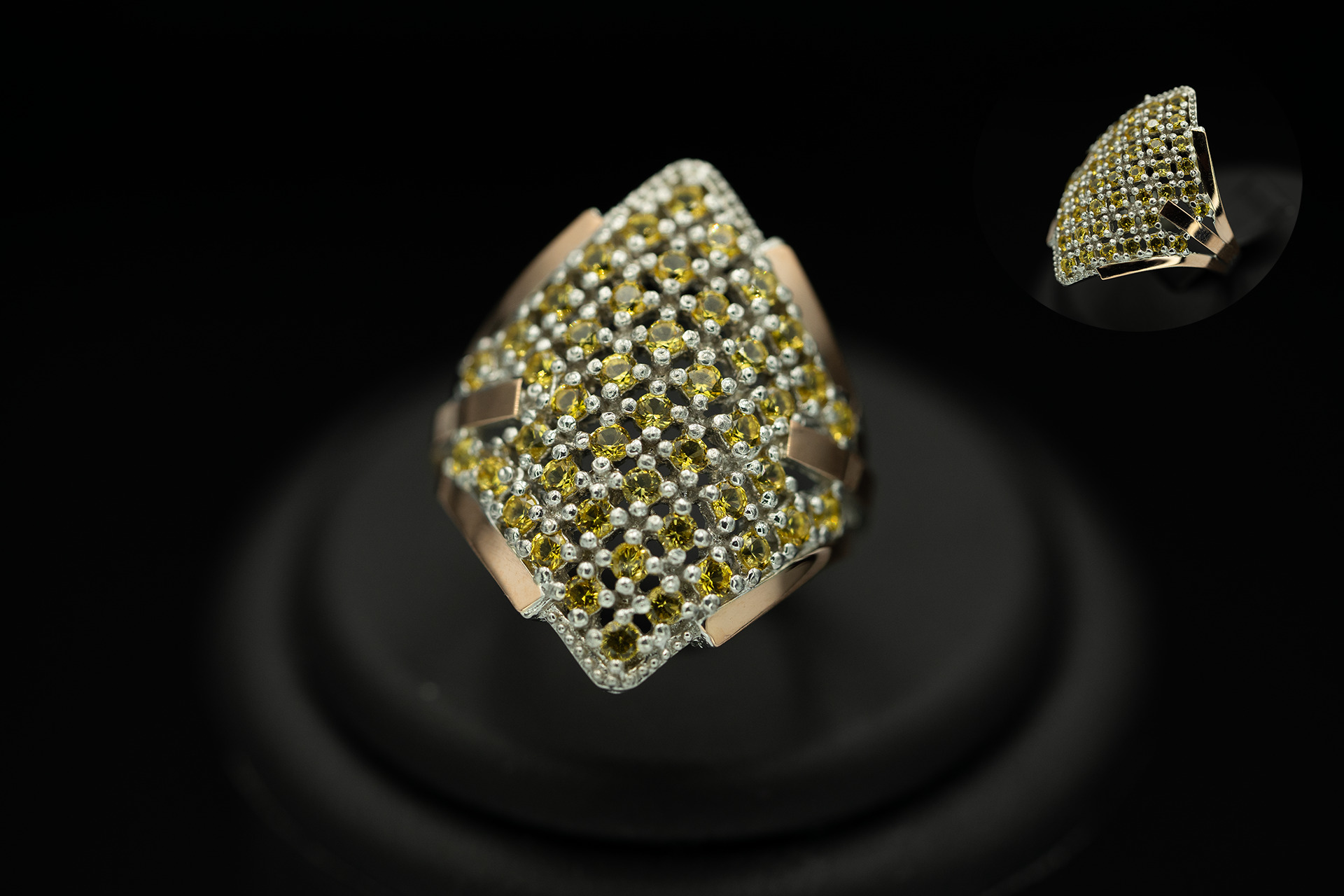 Серебряное кольцо с золотом и желтые топазы