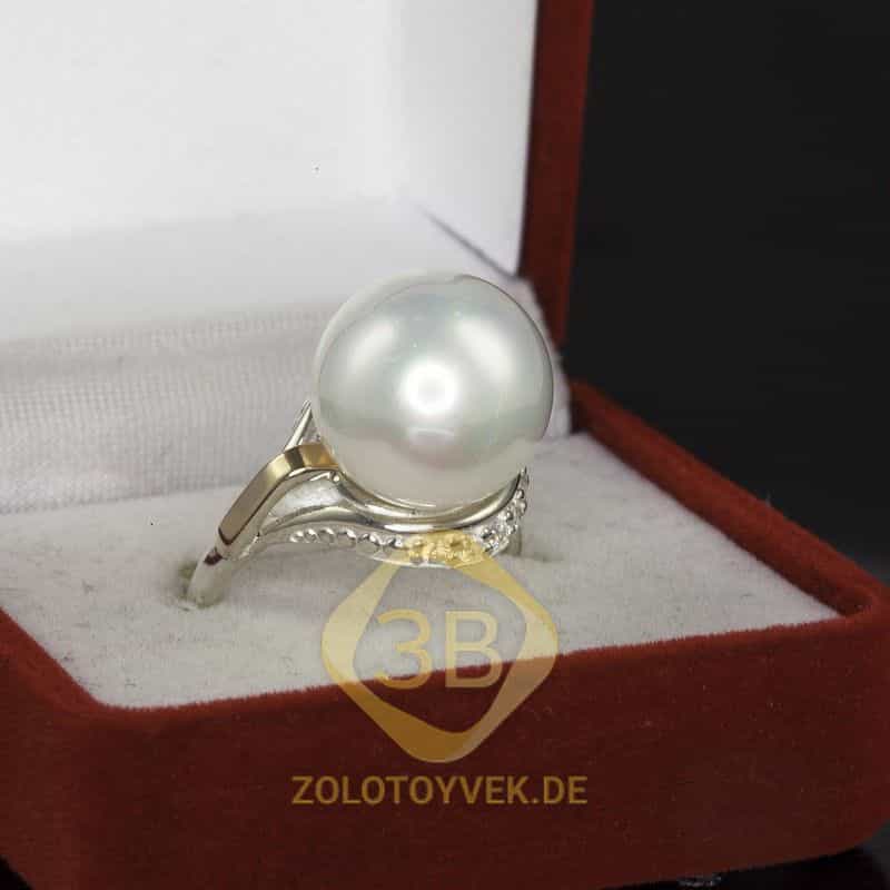 Серебряное кольцо со вставками  золота, жемчугом майорика и  фианитами, покрытие родий