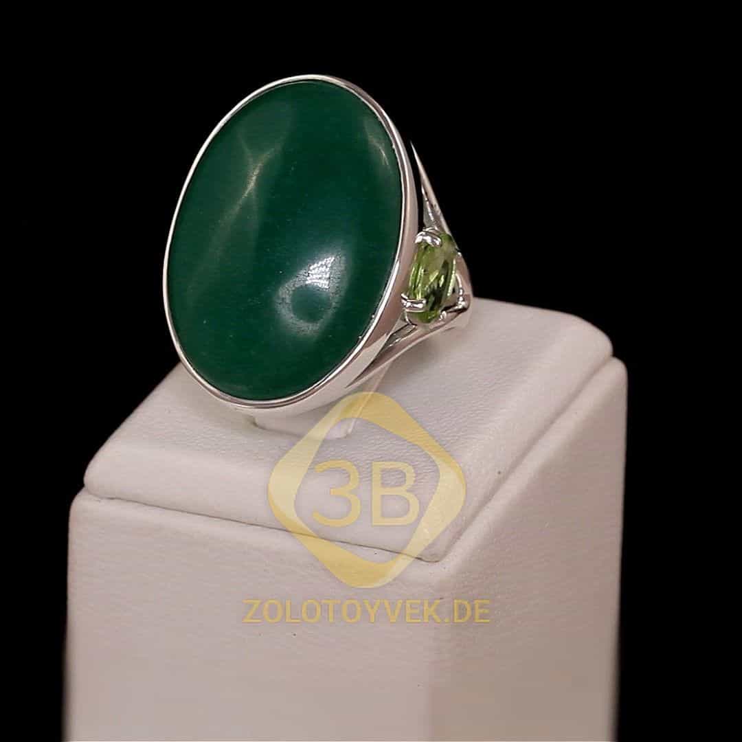 Серебряное кольцо с зеленым агатом и хризолитом, покрытие родий