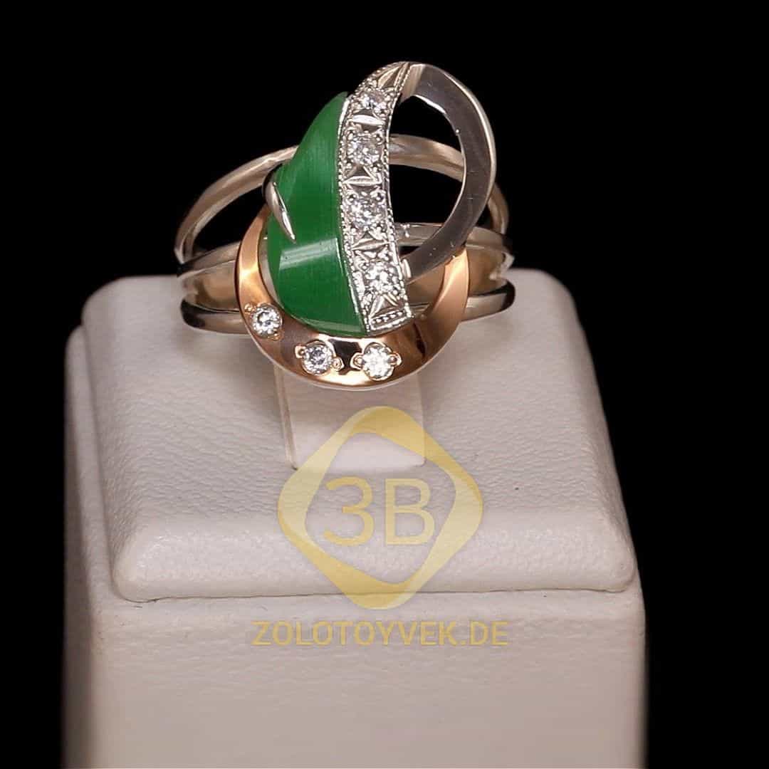 Серебряное кольцо со вставками золота, зеленым улекситом им. и фианитами