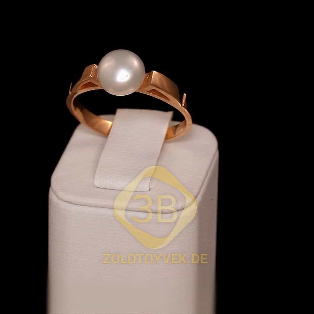 Серебряное кольцо с позолотой и белым культивированным жемчугом