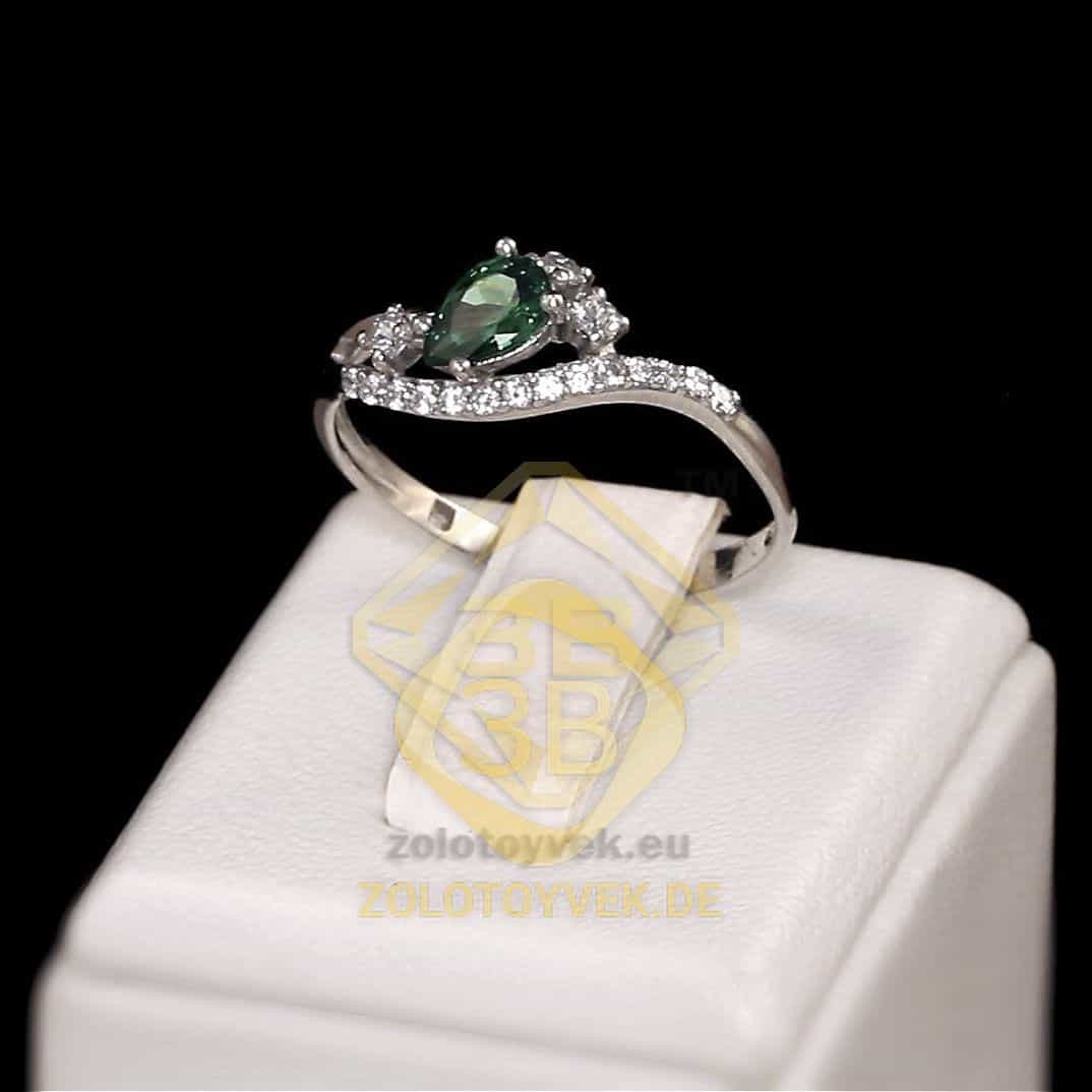 Серебряное кольцо с зеленым бриллианитом и фианитами, покрытие Родий