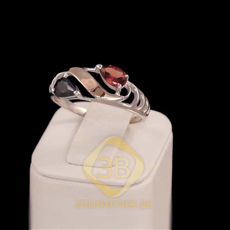 Серебряное кольцо со вставками золота, гранатом и черным бриллианитом, покрытие Родий