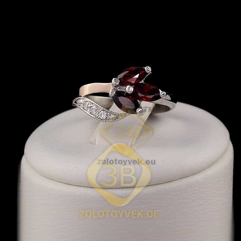 Серебряное кольцо со вставками золота, гранатовым бриллианитом и фианитами, покрытие Родий