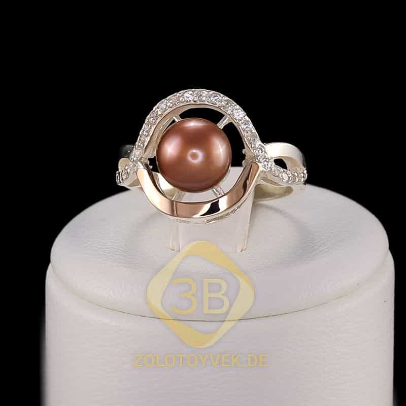 Серебряное кольцо со вставками золота, коричневым культивированным жемчугом и фианитами, покрытие Ро