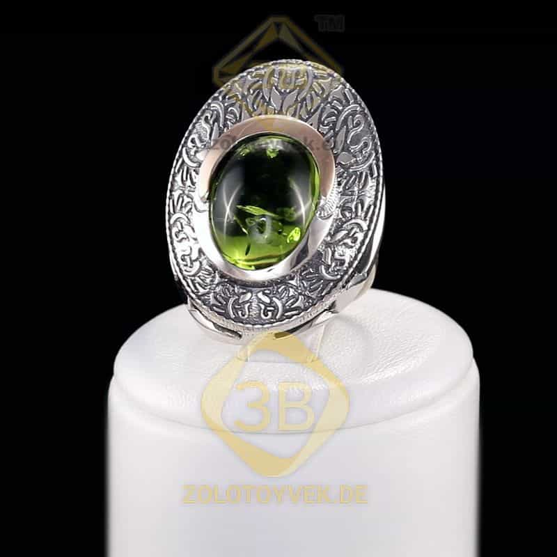 Кольцо из черненого серебра со вставками золота и им. зеленого янтаря, покрытие Родий