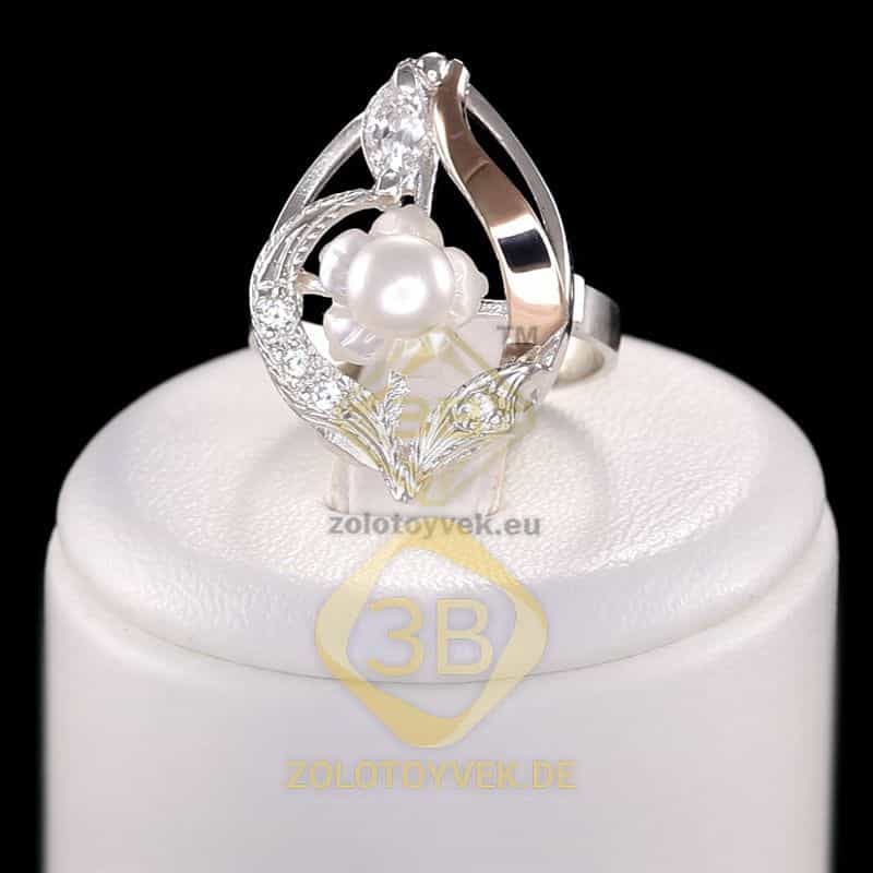 Серебряное кольцо со вставками золота, белым культивированным жемчугом, перламутром и фианитами, пок