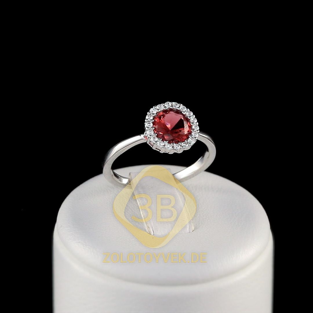 Серебряное кольцо с красной шпинелью и фианитами