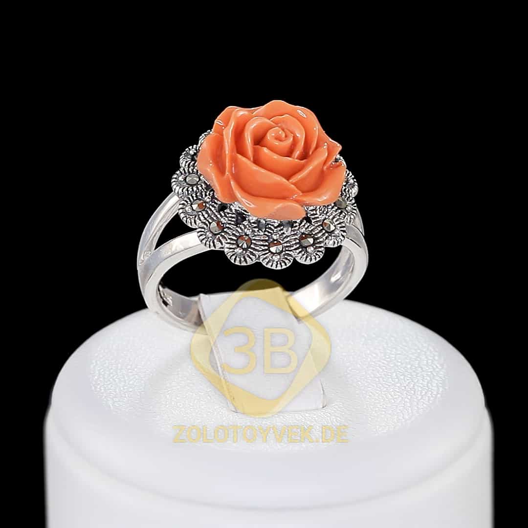 Серебряное кольцо с розой из ювелирной керамики и марказитами, чернёное серебро