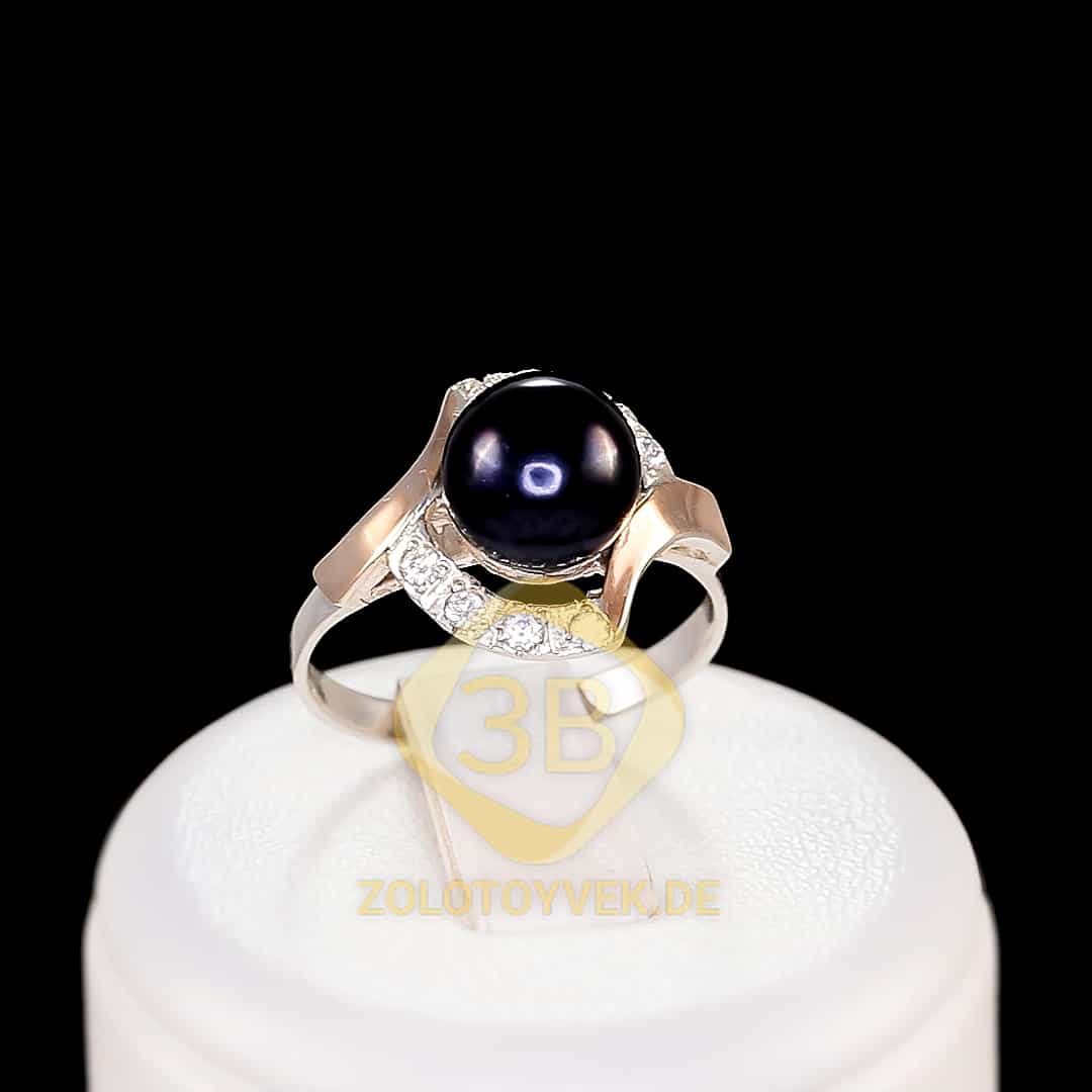 Серебряное кольцо с золотыми вставками, жемчугом и фианитами