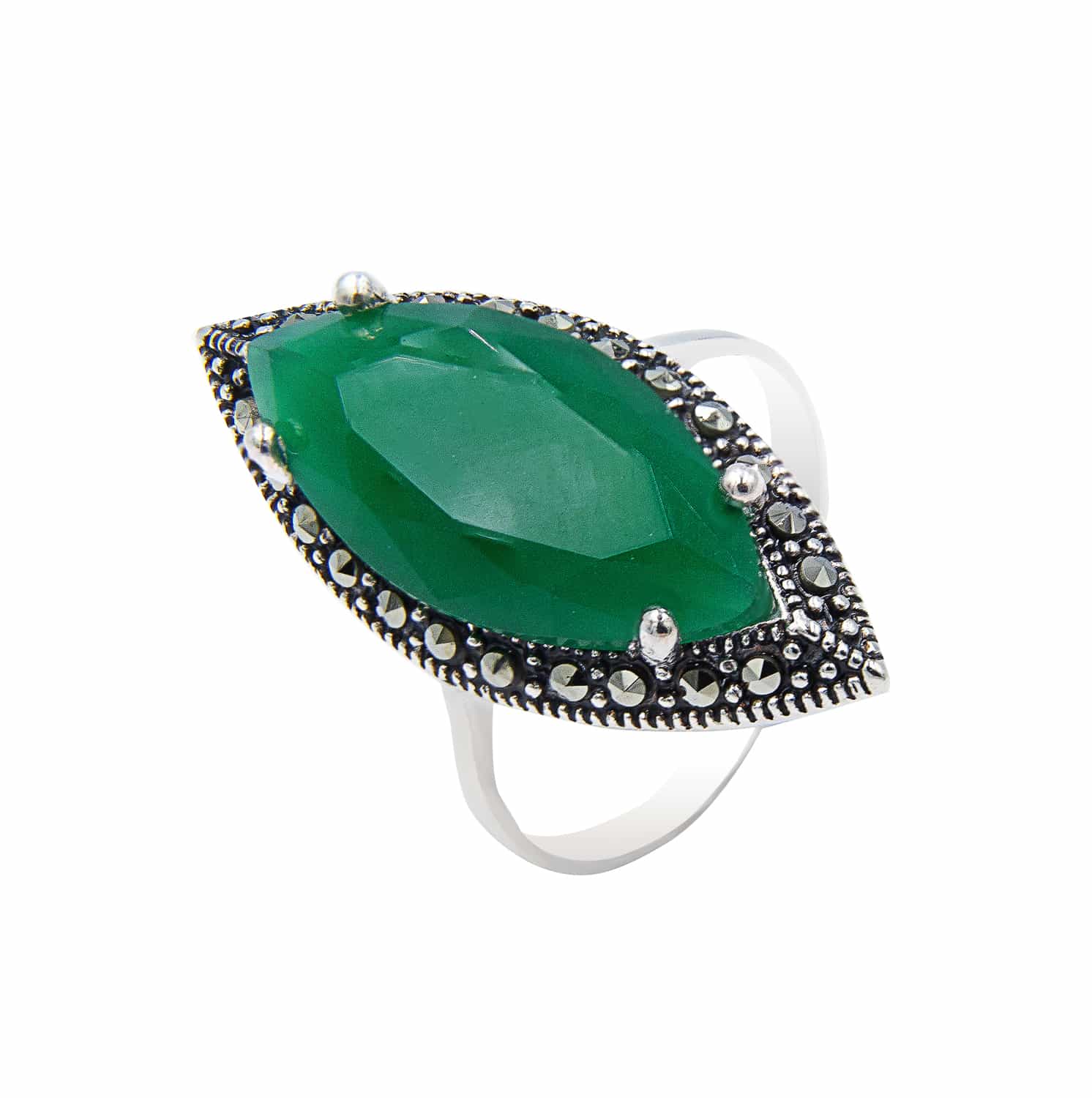 Серебряное кольцо с зеленым агатом и марказитами, чернение