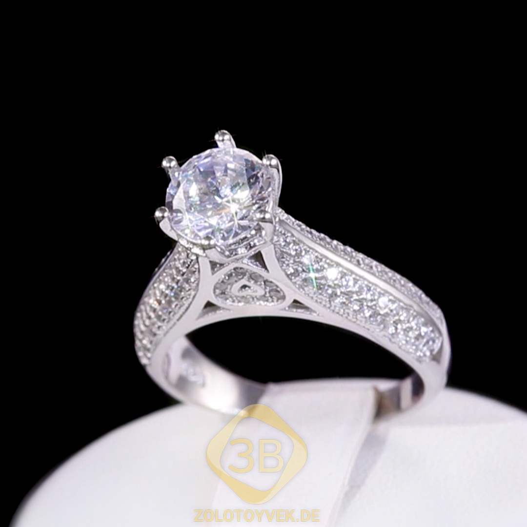 Серебряное кольцо с фианитами и кристаллами Swarovski