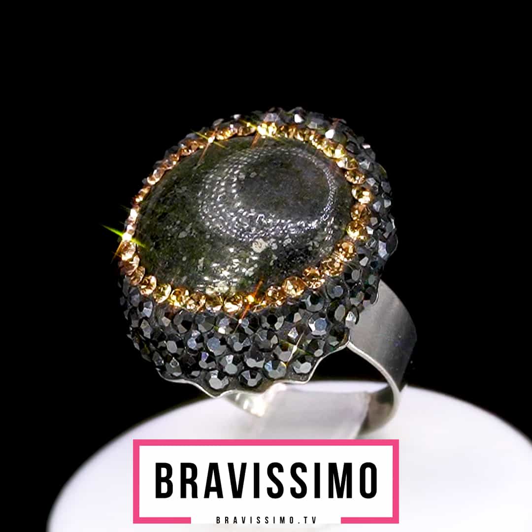 Серебряное кольцо с лабрадоритом и  марказитами