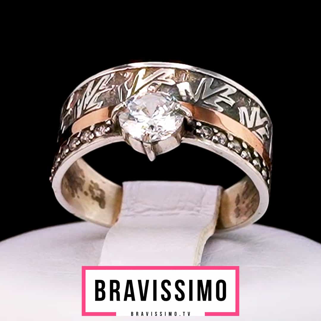 Серебряное кольцо с золотом, бриллианитом и фианитами, чернение