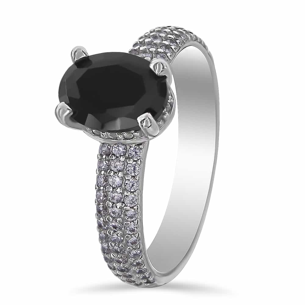 Серебряное кольцо с ониксом и фианитами