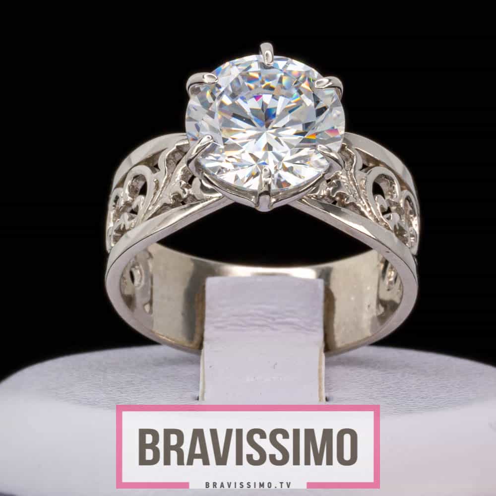 Серебряное кольцо с бриллианитами