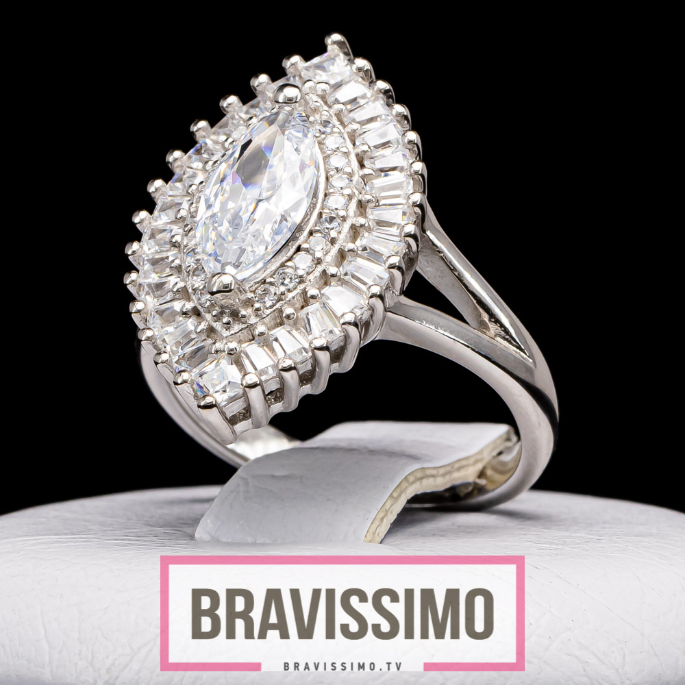 Серебряное кольцо с бриллианитами