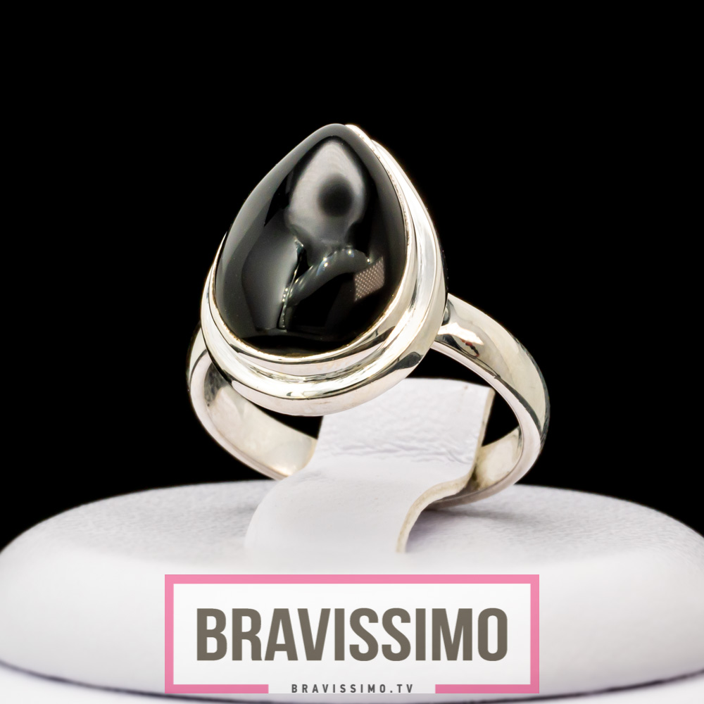 Серебряное кольцо с ониксом и жемчугом