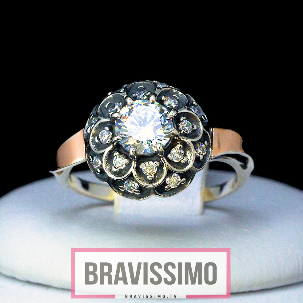 Серебряное кольцо с золотом, бриллиантом и фианитами, чернение