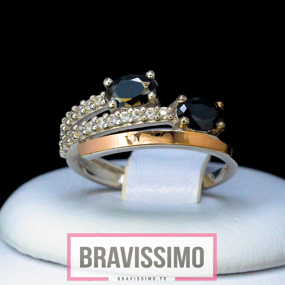 Серебряное кольцо с золотом, чёрным бриллианитом и фианитами