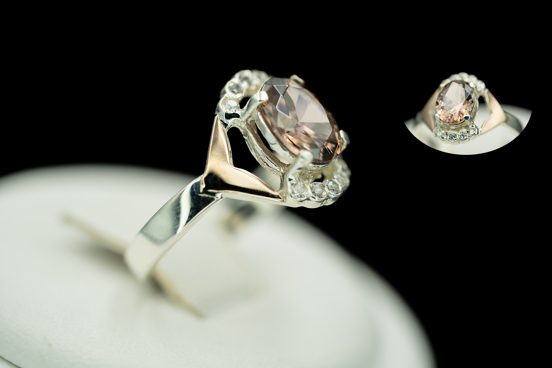 Серебряное кольцо с золотом, морганитом и фианитами