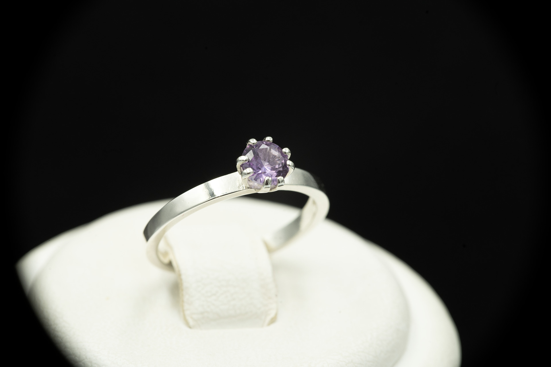 Серебряное кольцо с аметистом